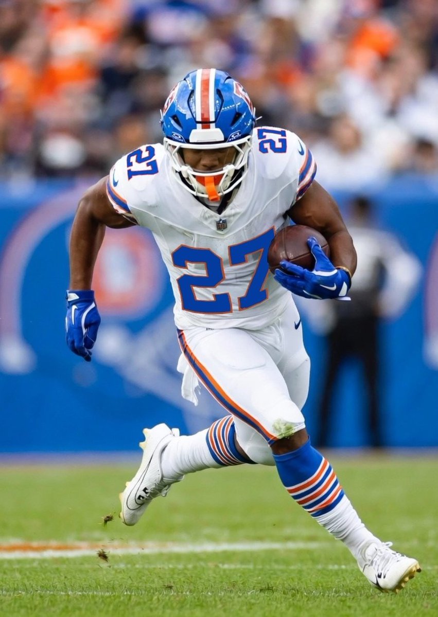 FB_Helmet_Guy tweet media