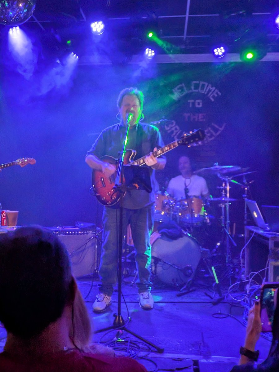 Alex Reviews Gigs tweet media