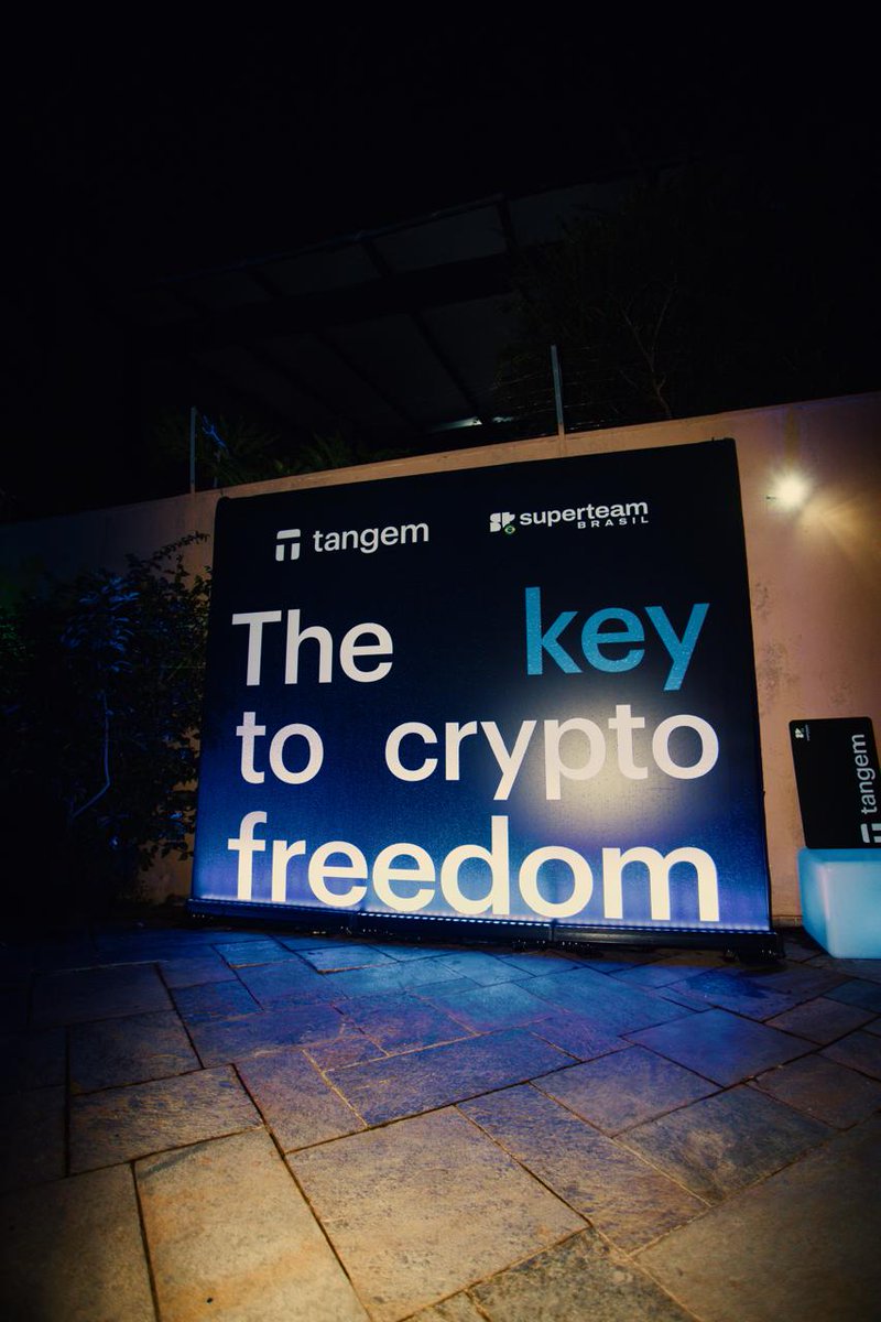 aura hub tweet media