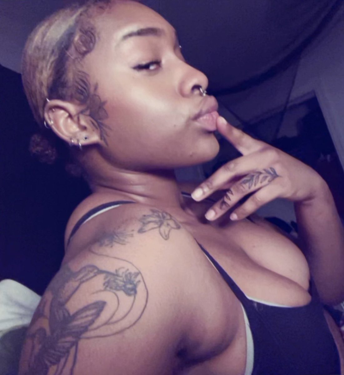 queenie🎀 tweet media