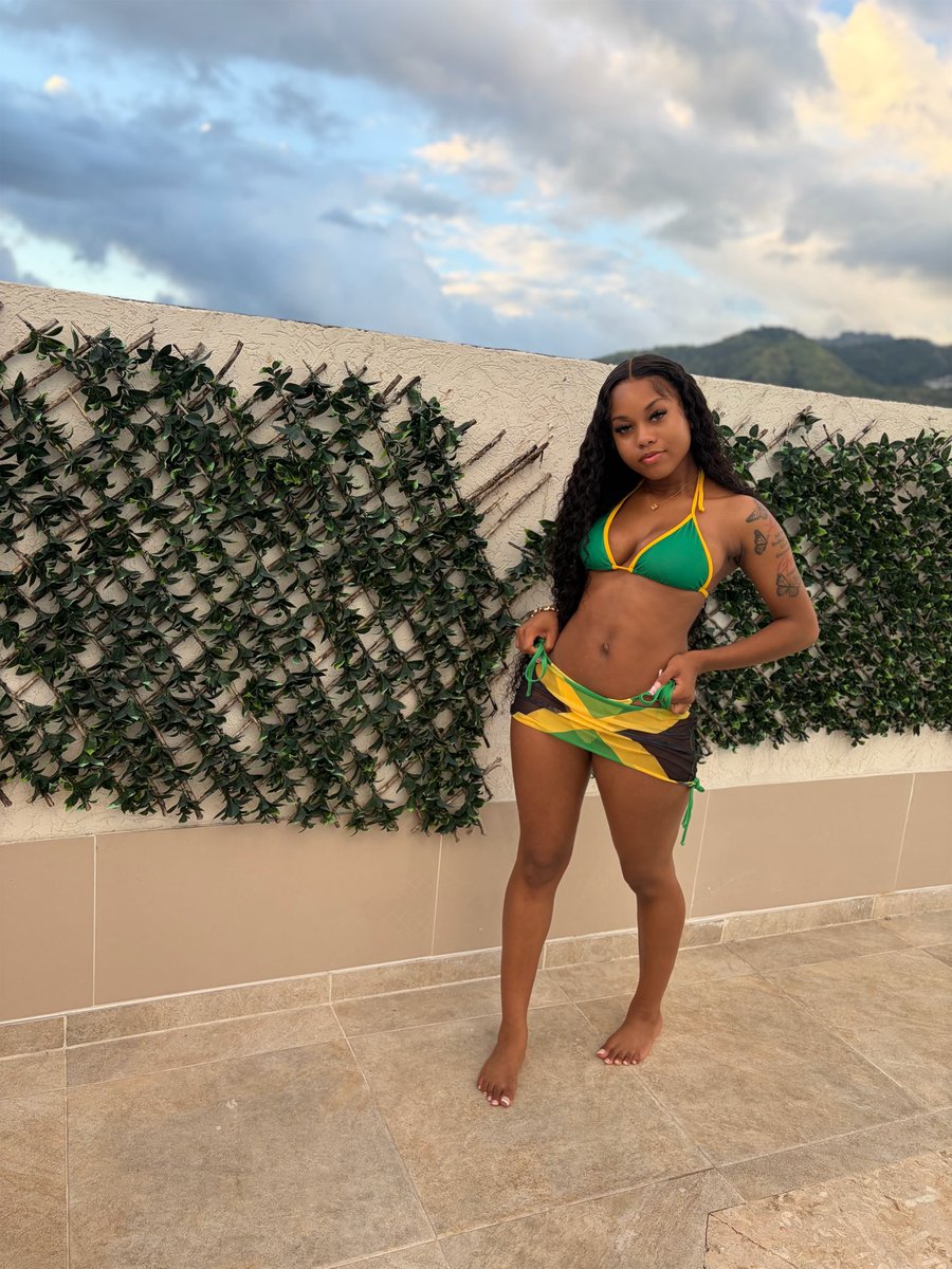 syddakidd8's tweet photo. Postcards from Jamaica🇯🇲 https://t.co/d9ZZXkMQn5