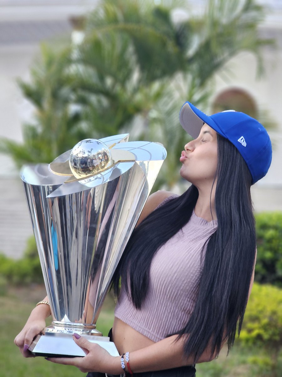 laChiqui tweet media