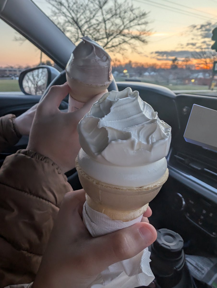 ari_sunshine🎀☀️💜 || Vtuber/VA tweet media