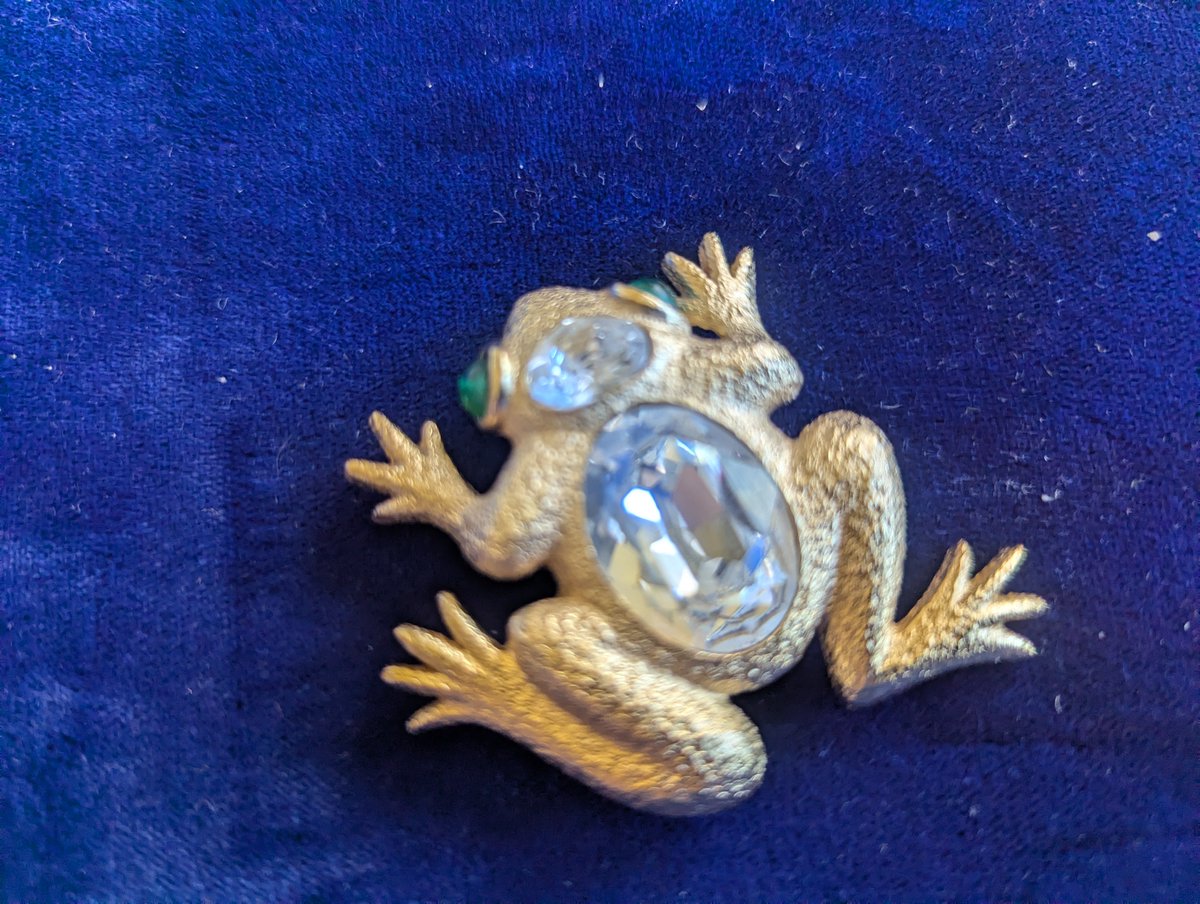 ListSale's tweet photo. New auction is live.

Dior jewelry, sterling silver, gemstones &amp; collectibles — hundreds of lots open for bidding.

https://t.co/1cPKaIV1SR https://t.co/10ccriuKAw