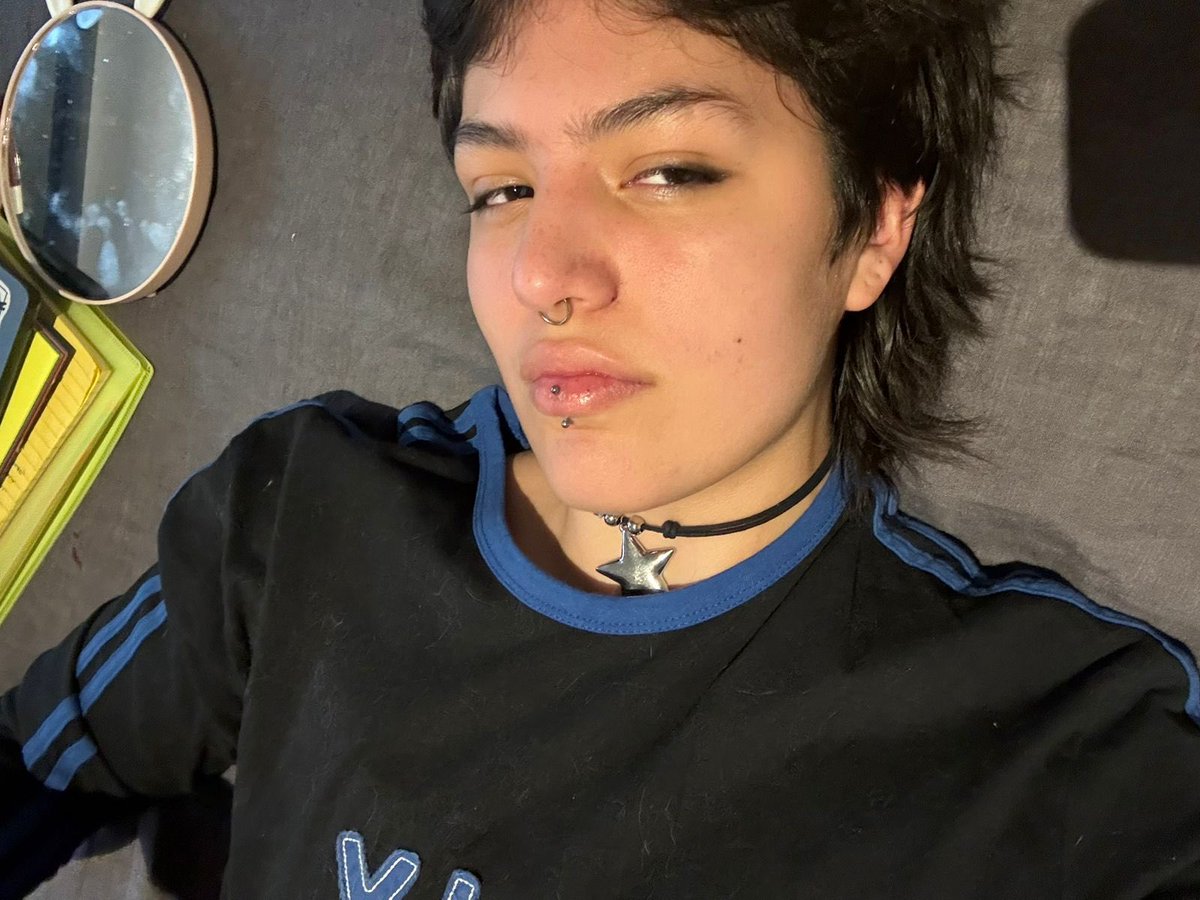 elio 🫐☀️ tweet media