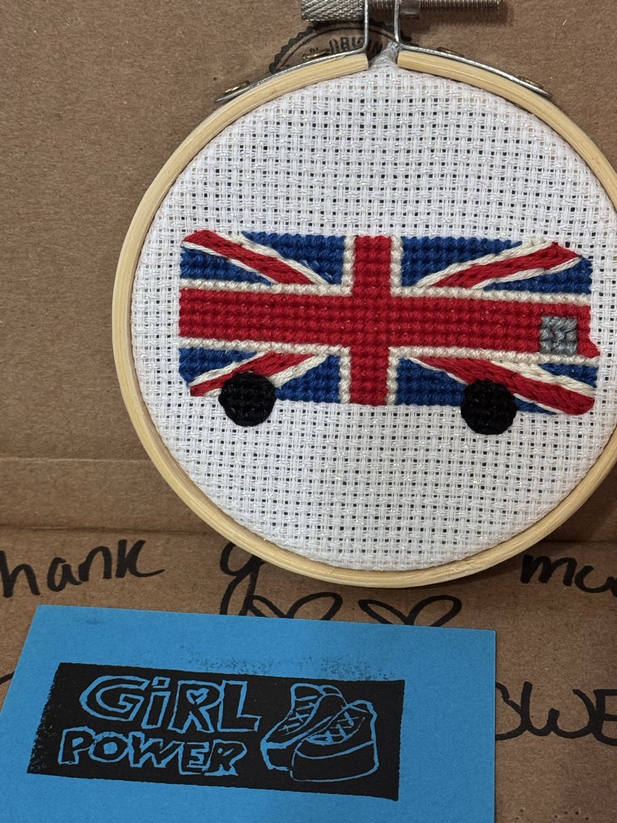 super sculptor Amy K Hucks tweet media