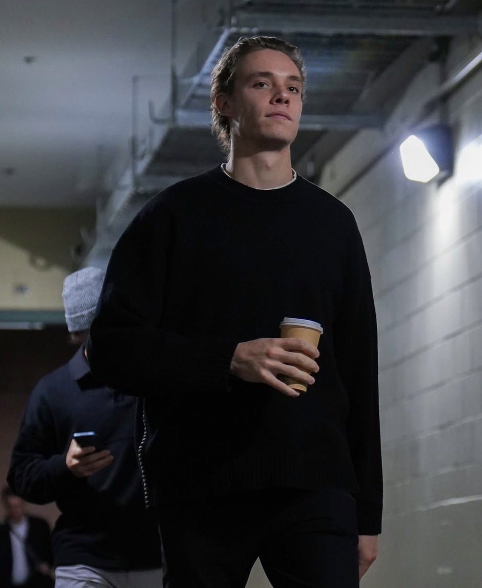 Daily Alex Vlasic tweet media