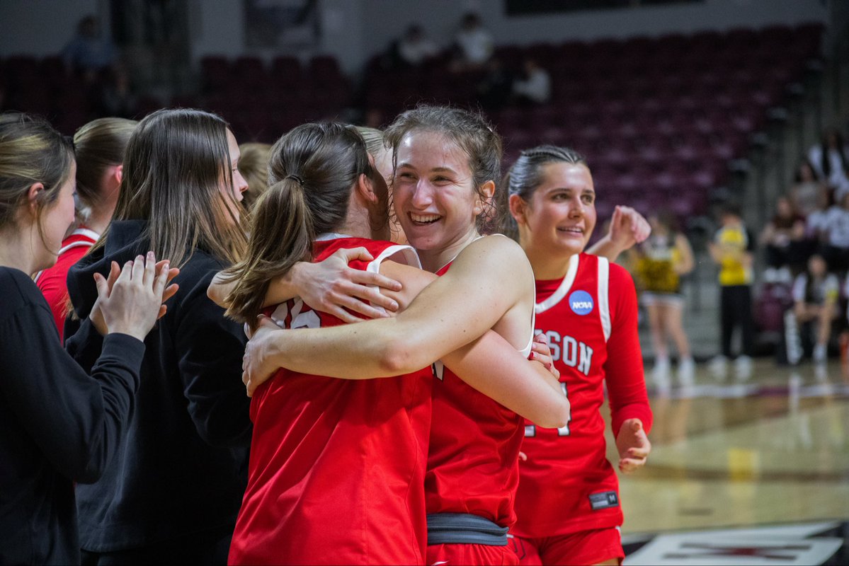 NCAA Division III tweet media