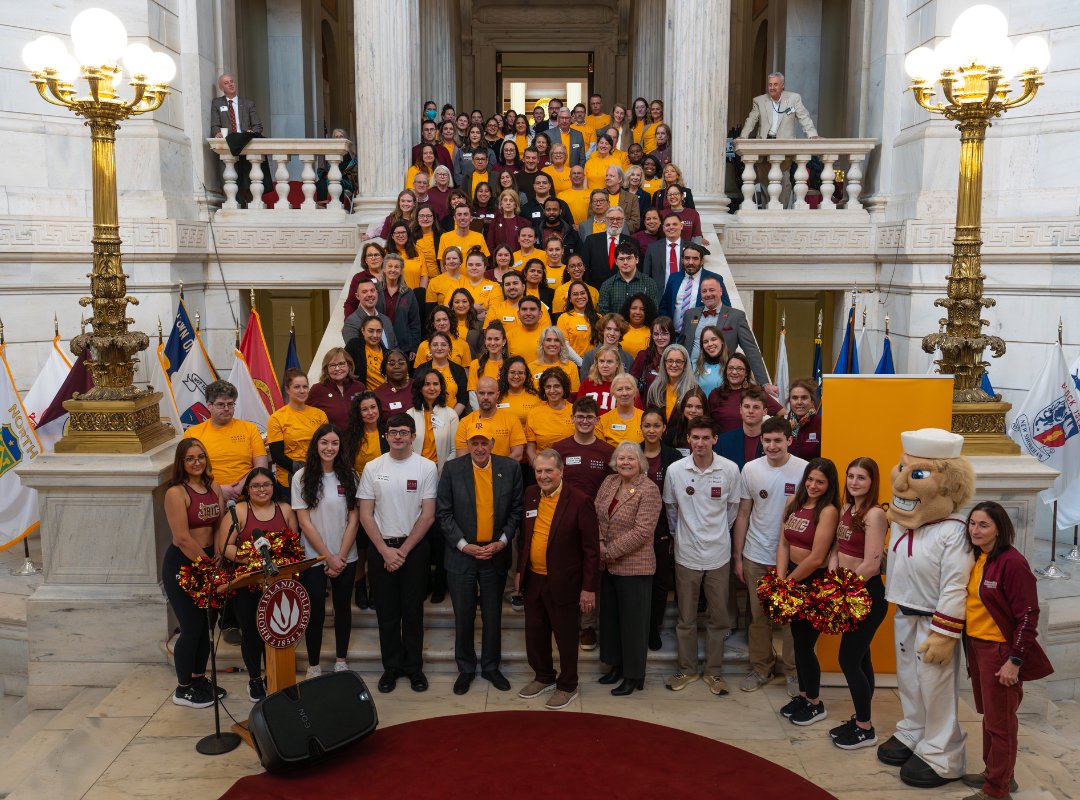Rhode Island College tweet media