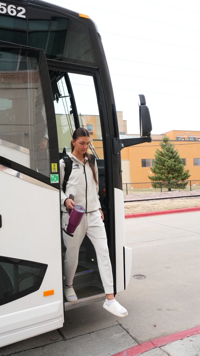 SF Women's Basketball tweet media