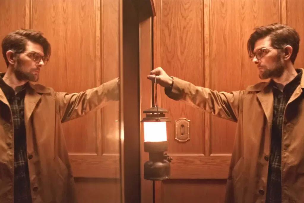 itsocine's tweet photo. 🎬 La primeras críticas de Hokum son muy positivas y un claro consenso: terror clásico bien ejecutado.

La nueva película de Damian McCarthy y protagonizada por Adam Scott, destaca por su atmósfera inquietante, sustos efectivos y una historia que mezcla lo gótico con un toque de cuento oscuro. 

🍅 95 % https://t.co/pTKquUo2Qp

¿Iréis a verla? Se estrena en el mes de mayo, día 1 en EE.UU y el 15 en España.

#Hokum #Terror #Cine #Películas #Horror #Estrenos