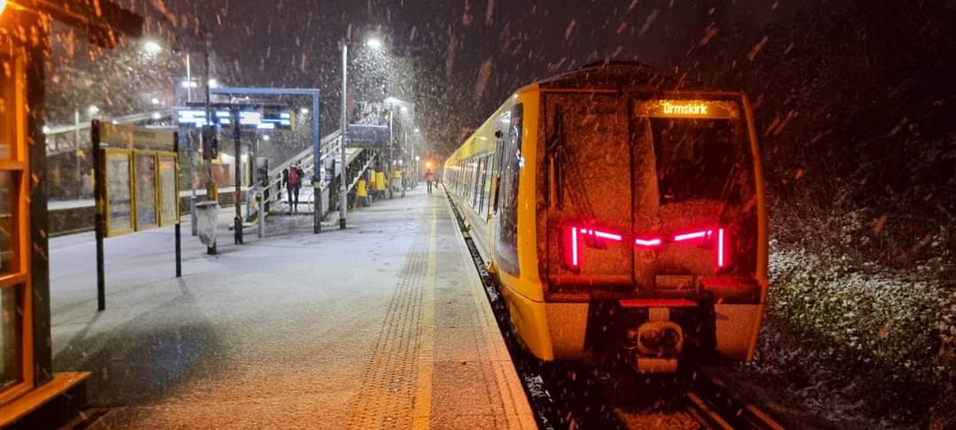 Merseyrail tweet media