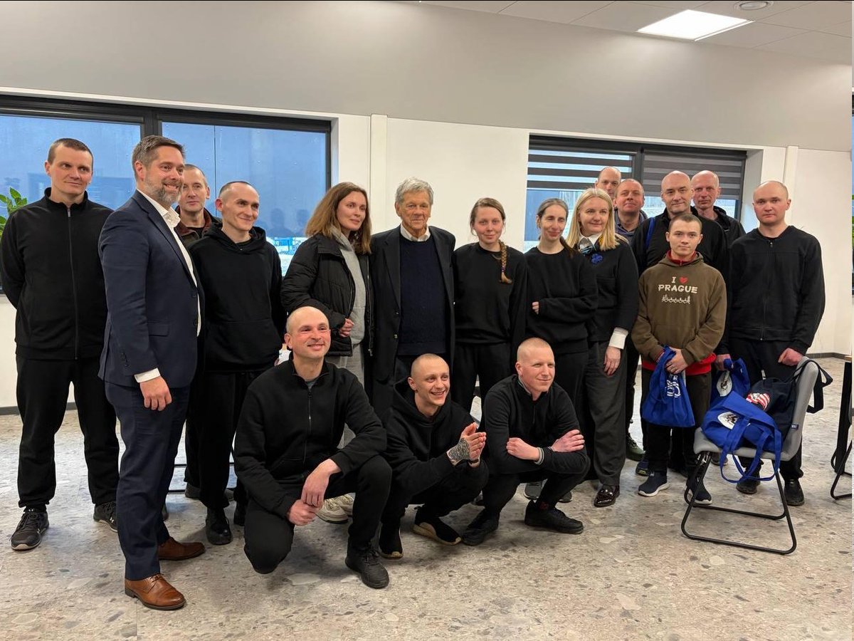 Roman M🐦 tweet media