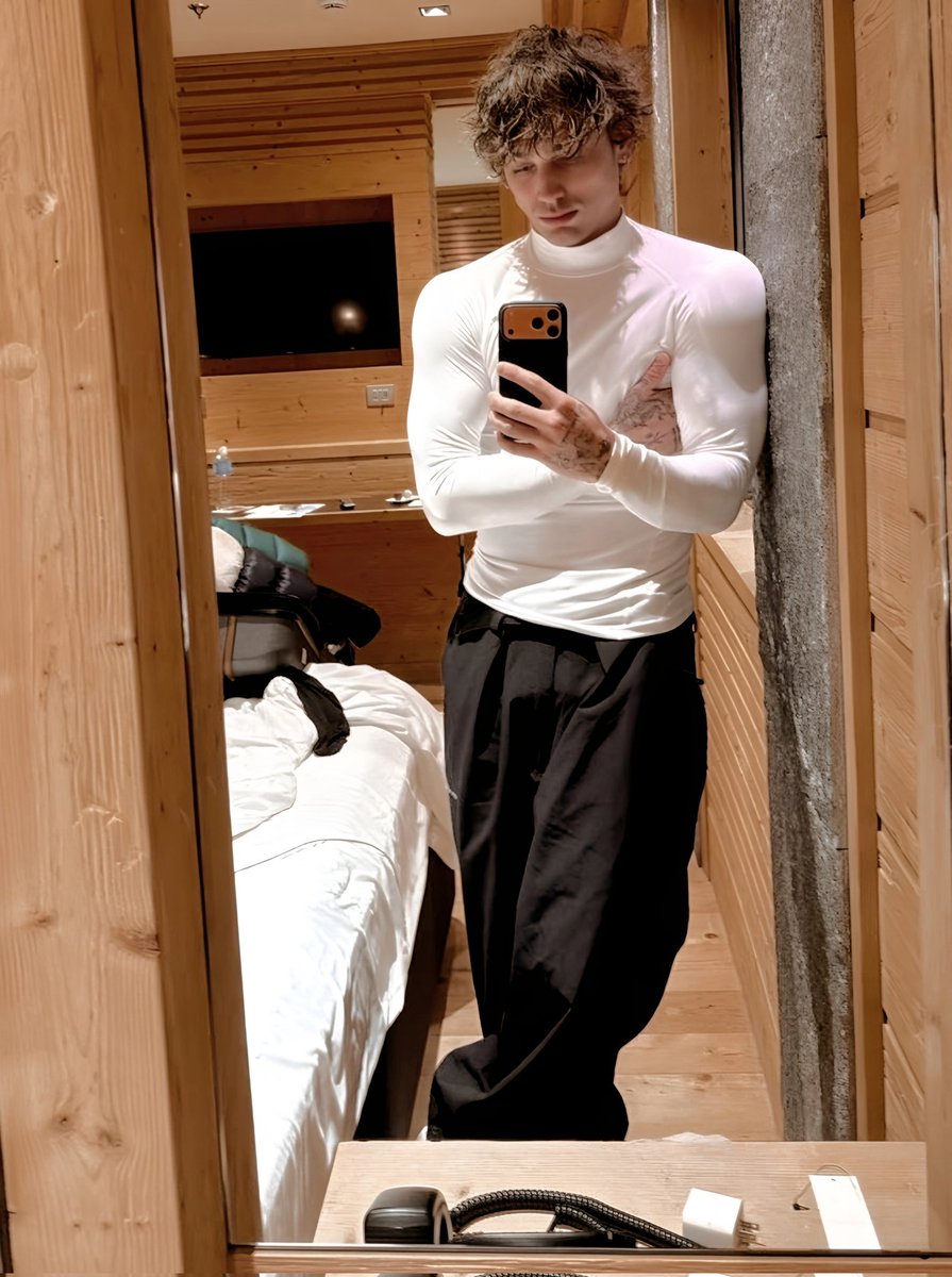 𝓐𝗮𝗿𝗼𝗻 𝓖𝗿𝗶𝗲𝘃𝗲. tweet media