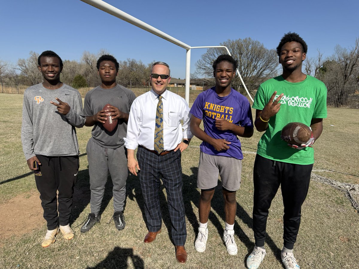 Allen Domelle tweet media