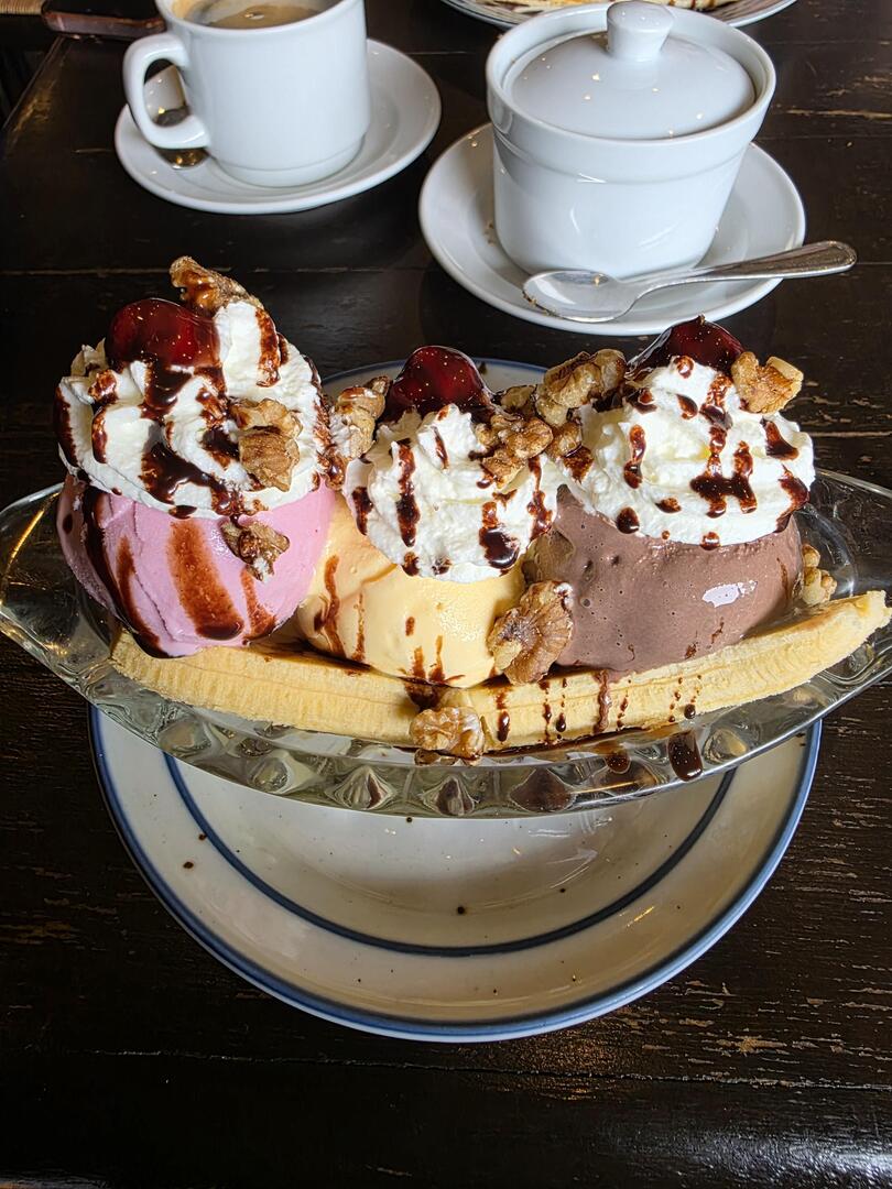homevsfastfood's tweet image. [I ate] Banana Split
👉 homecookingvsfastfood.com
#BananaSplitLove #DessertDelight #SummerTreats #FoodieFiesta #TreatYoSelf #homecooking #food #recipes #foodpic #foodie #foodlover #cooking #hungry #goodfood #homecookingvsfastfood