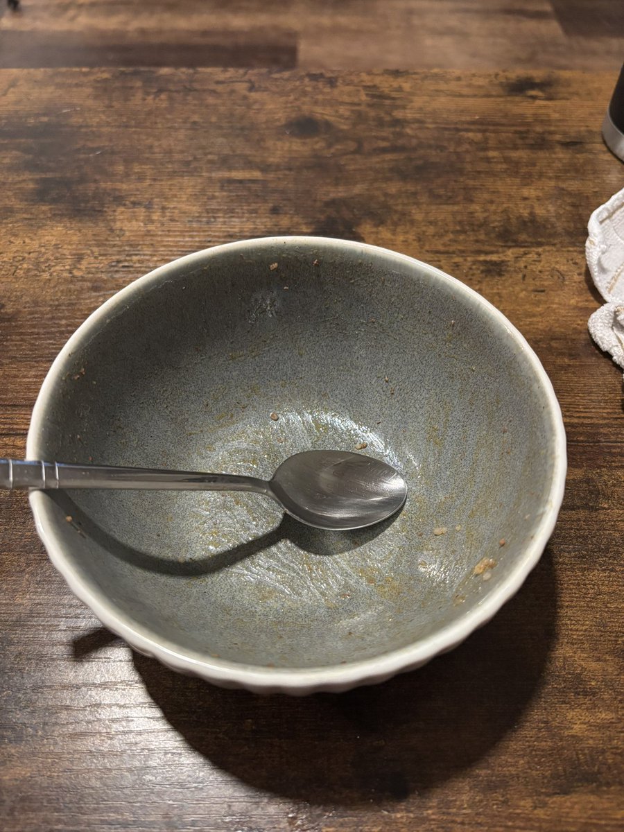 xxGregTheLegxx's tweet photo. Nobody makes ground beef and rice better than I do. #cleanbowl https://t.co/GyyJYGPIm9