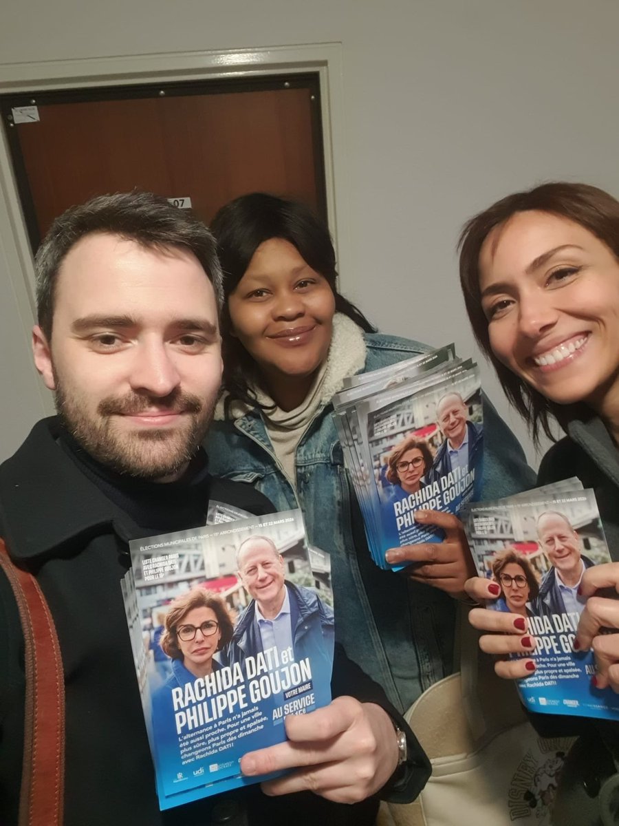 Laurent_RACAPE's tweet photo. 📍#Paris15 : Porte à porte.
Dimanche on change #Paris en mieux en votant pour @datirachida et dans le 15ème pour @Philippe_Goujon 🚀
@PourDati2026 https://t.co/TW3kHPzmLl