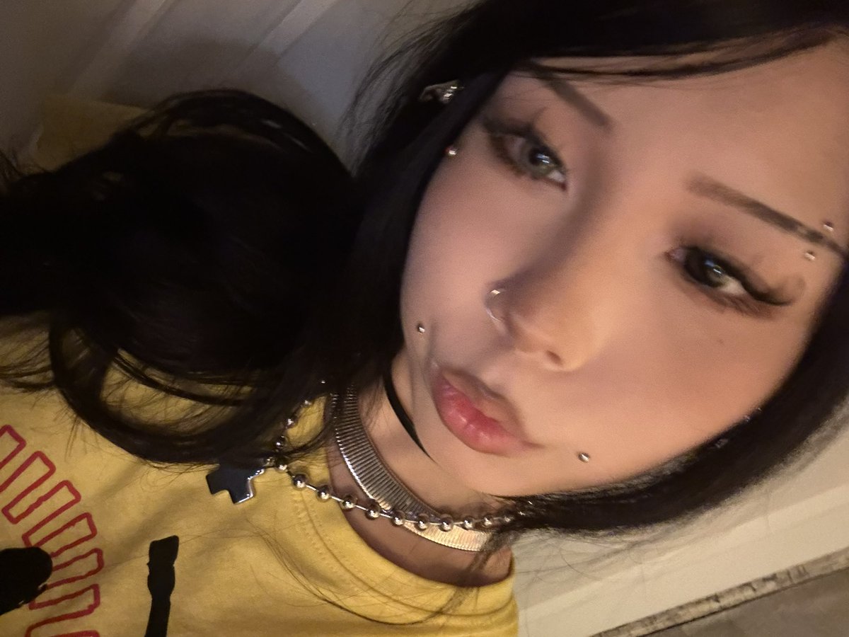 chinoise prouteuse tweet media