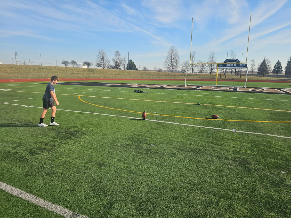 MatthewSCurry55's tweet photo. Worked on FG's inside and outside today!  Looking forward to being back on the field for practices and games.  Less than 4 months until the season begins.  #GetBetterEveryDay #kicker #punter #EnjoyTheWork
@CNendick25 @CoachJDWhite @Tyler_Plantz @_KevinMcKenna @CoachFitzFball https://t.co/1w4c0gDrr4