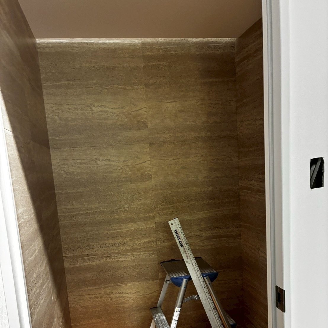 🐱【ちょっとだけチラ見せ👀】
ただいま、工事中の猫ちゃんルーム、少しだけ公開します✨

2026年春オープン予定
にゃん子ん家 3店舗目となる
猫ホテル専門店「あべの店」🐾
最新情報はこちら👇
にゃん子ん家 キャットホテル あべの店 Instagram
instagram.com/nyankonchiaben…
さらに…