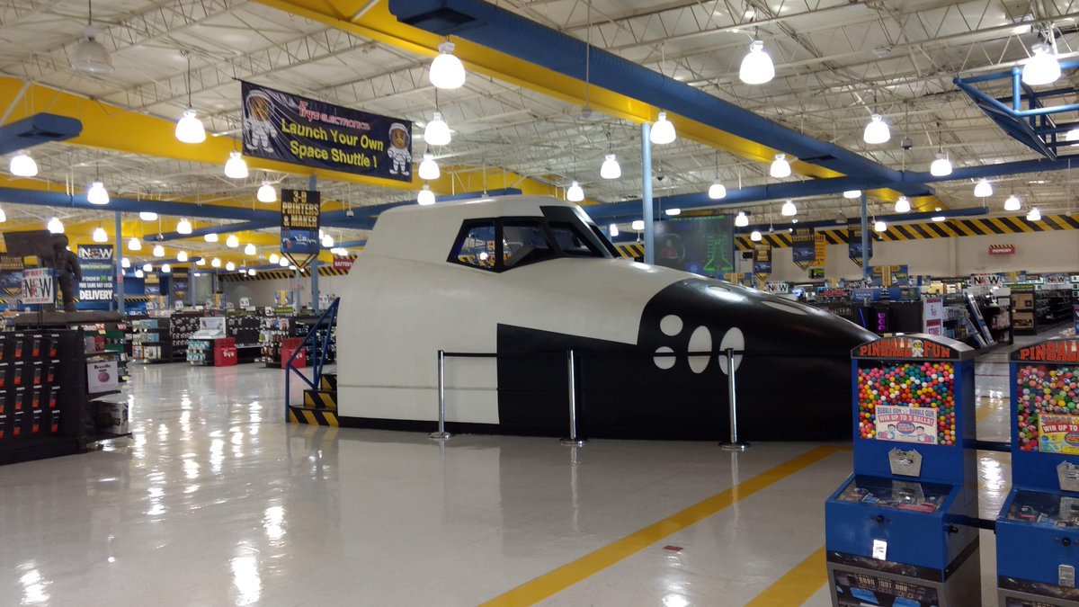 Politics & Poll Tracker 📡 tweet media