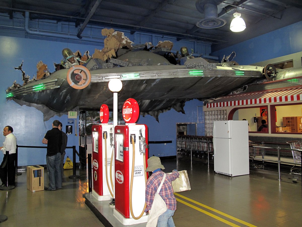 Politics & Poll Tracker 📡 tweet media