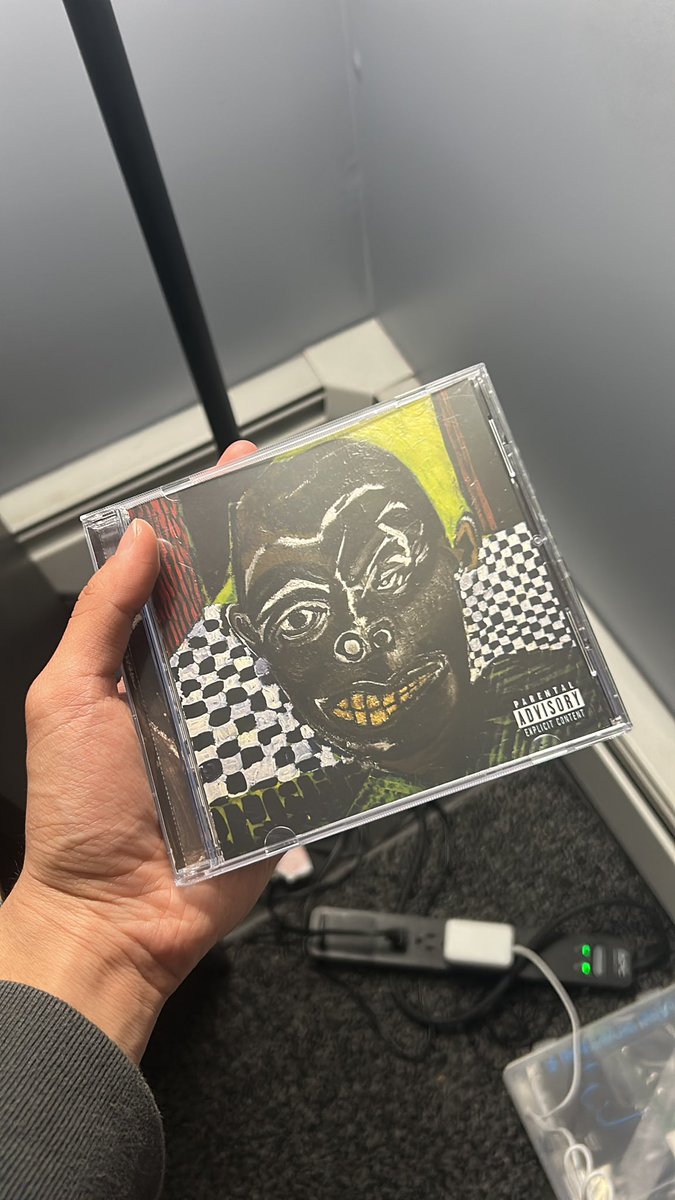 ducknamedtoast tweet media