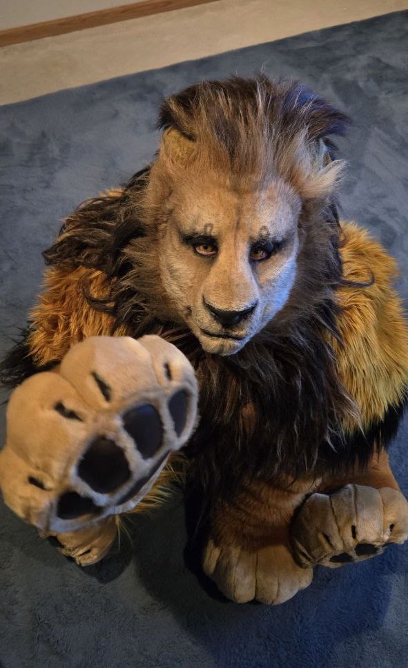 Feral Pet Lion tweet media