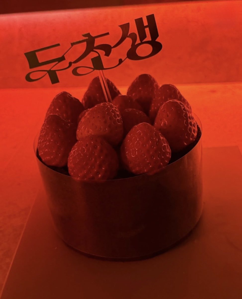 lotustiny🐱 tweet media