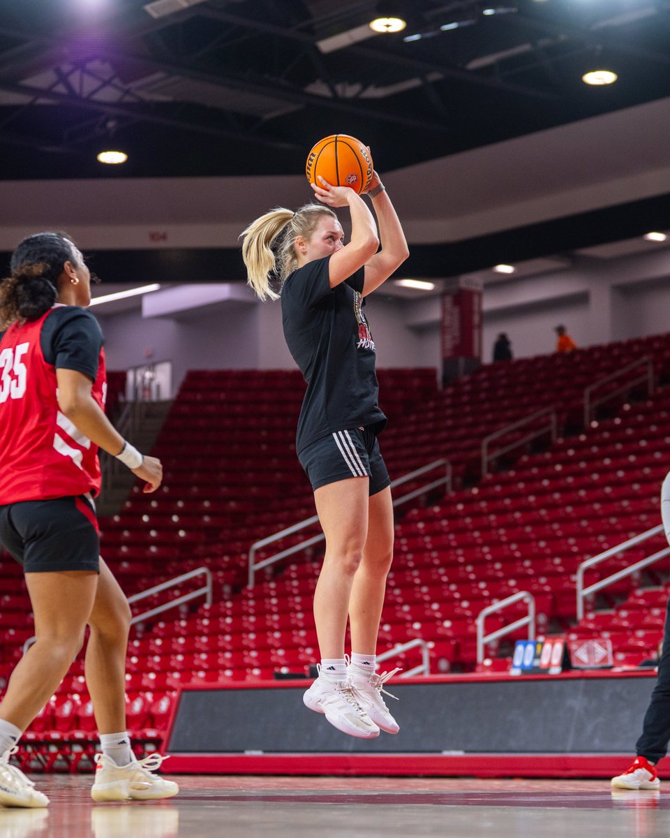 South Dakota Women’s Basketball tweet media