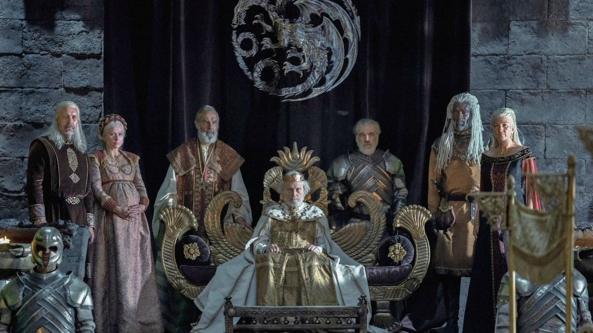 Princess Rhaenys Targaryen tweet media