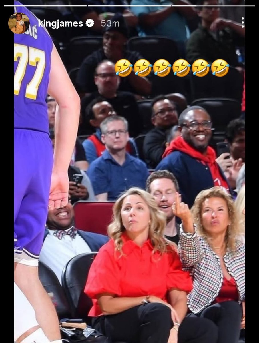 BronMuse tweet media