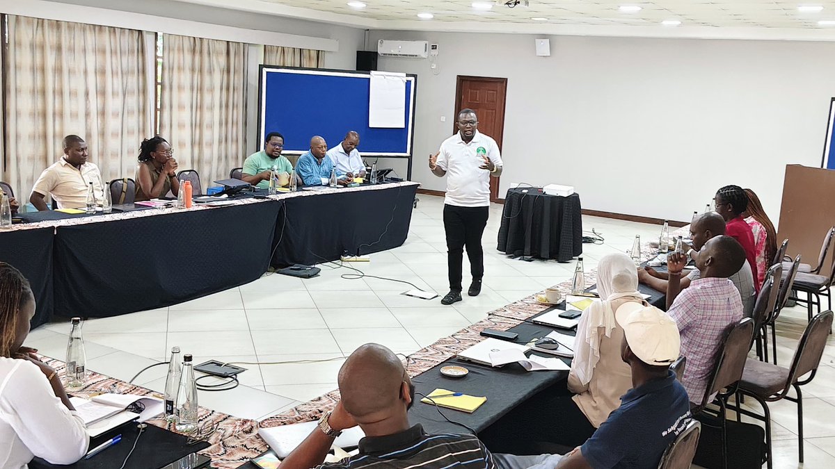 KellyRoberts Banda LLB tweet media