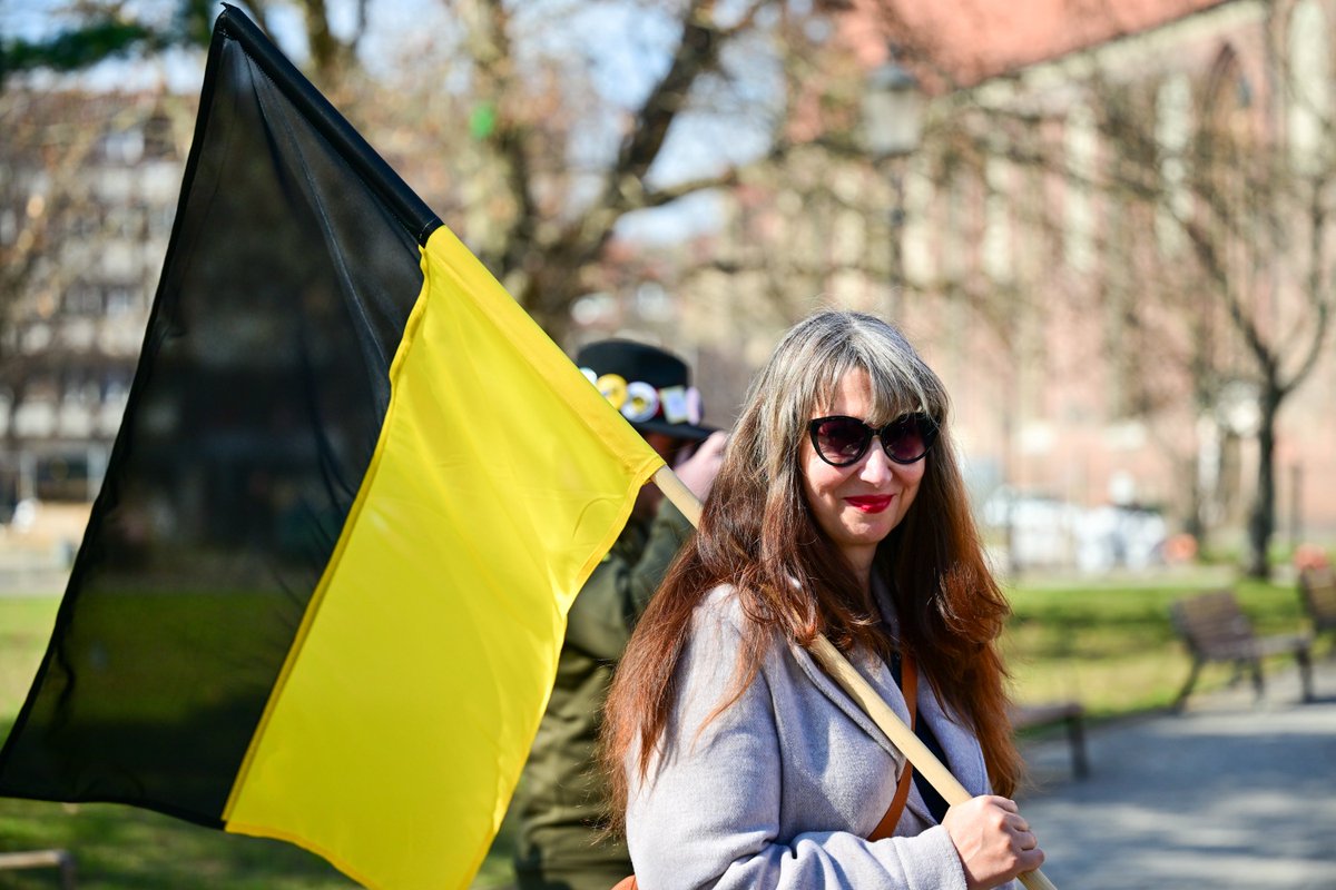 Tak jeszcze informacyjne chciałbym tylko dodać, że znana wam Pani <a href="/Baronowa_Kat/">Baronowa</a>, uległa skaszubieniu.
Òna ju je nasza - kaszëbskô 🖤💛