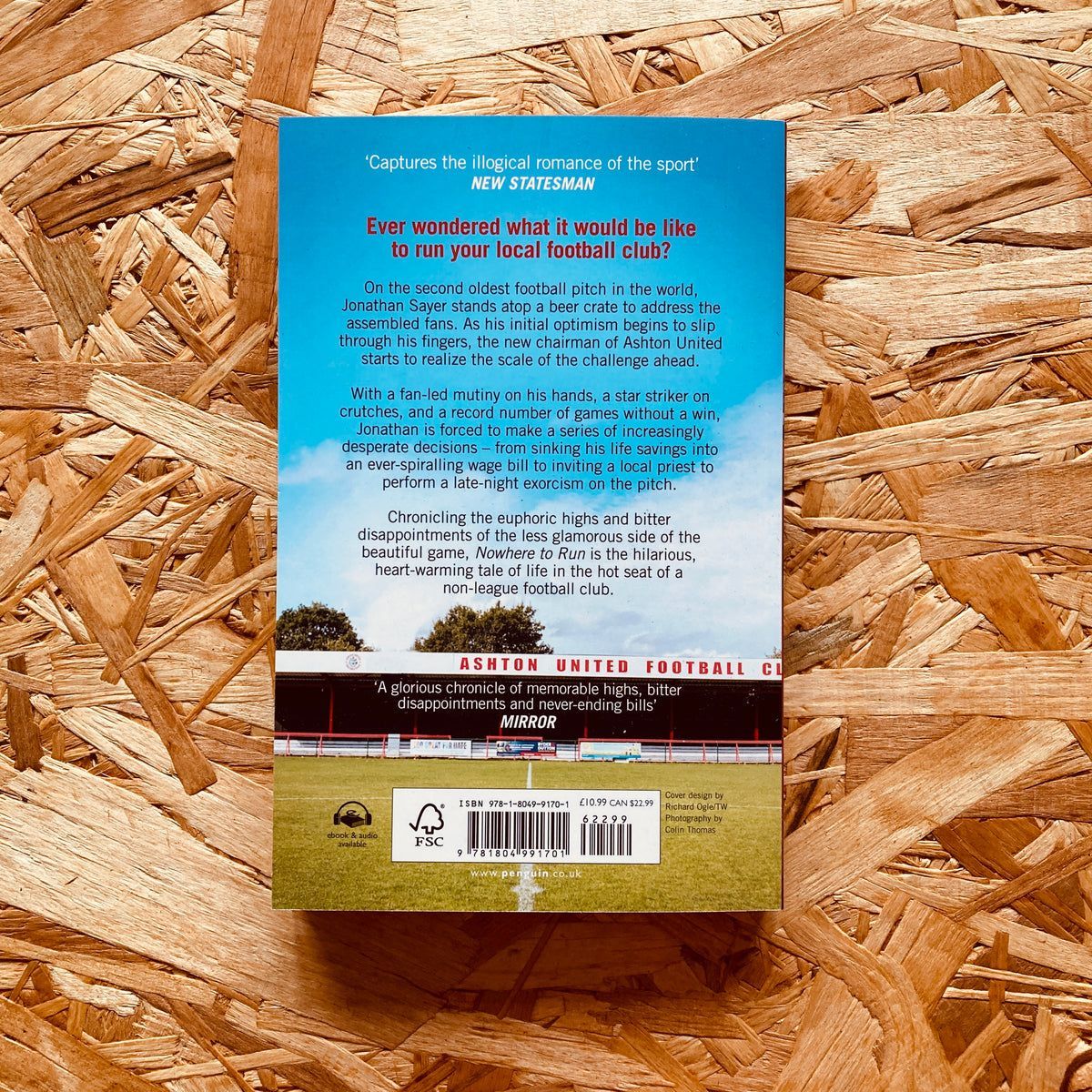 StanchionBooks's tweet photo. 𝐑𝐄𝐒𝐓𝐎𝐂𝐊 | NOWHERE TO RUN by @JonathanSayer1

The hilarious, heart-warming tale of life in the hot seat of a non-league @AshtonUnitedFC.

🛒 https://t.co/ixbtmcuH4B https://t.co/1D10ROKSts