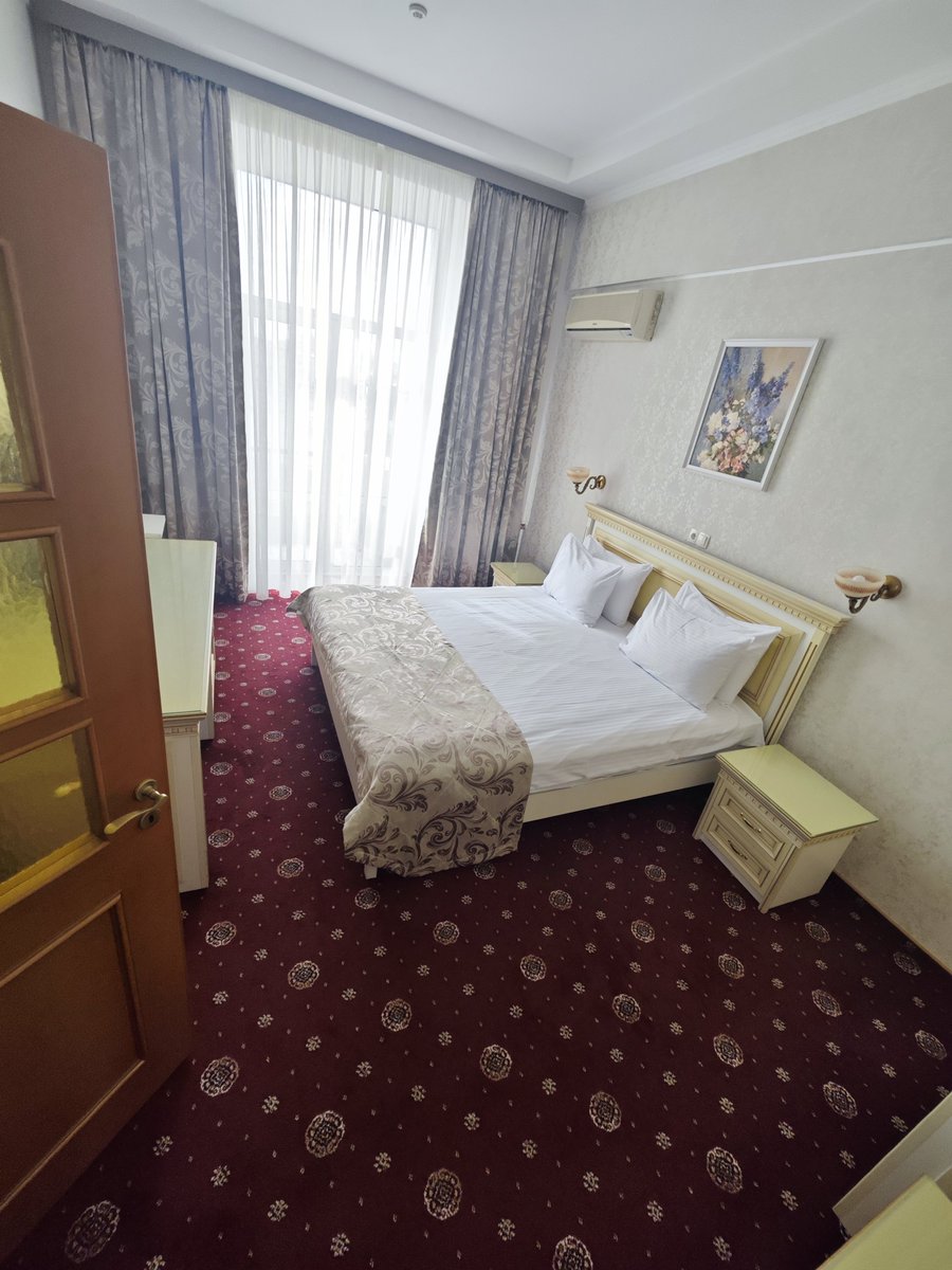 Modřanská kapybara tweet media