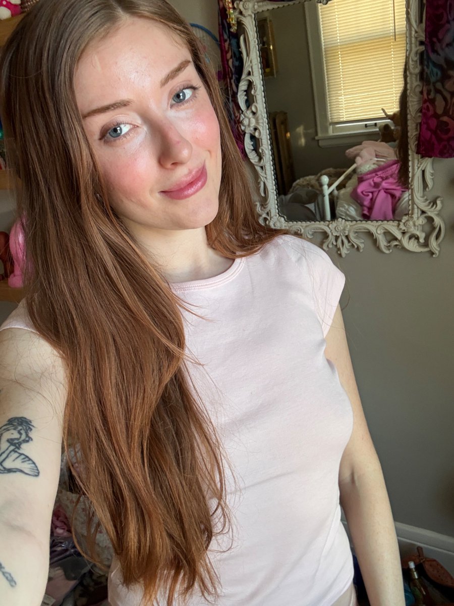 𝐇𝐨𝐨𝐤𝐮𝐩 𝐇𝐨𝐭𝐬𝐡𝐨𝐭 tweet media