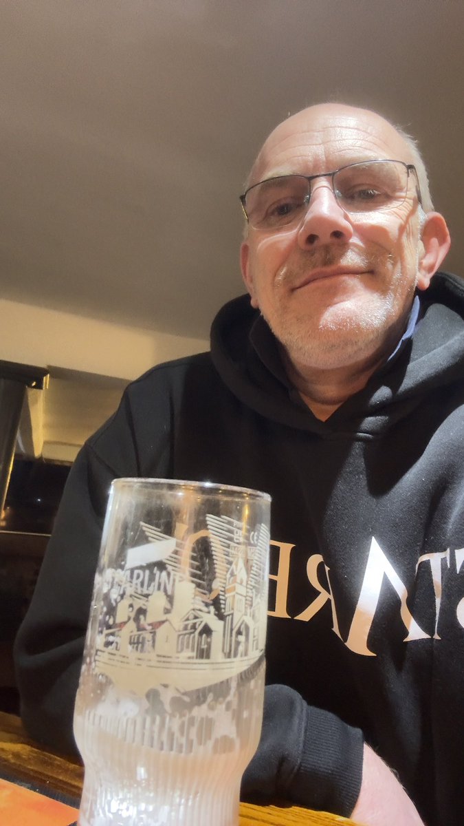 ShaunAshmore2's tweet image. Had my appraisal today but the question is am i commiserating or celebrating 🤔 #fallen #cheers #upyabum