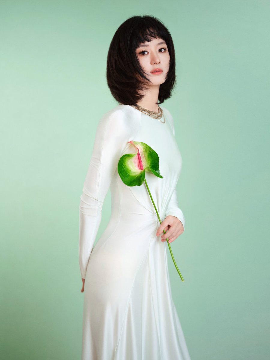 𝐋𝐈𝐘𝐈𝐍𝐆 (1987). tweet media