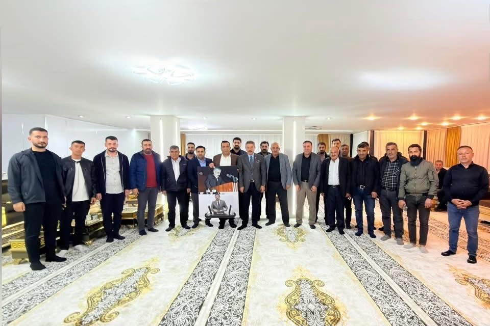 Ramazan-ı Şerif’in son iftarını Milletvekilimiz Sayın Arslan Tatar ile beraber Başak Ailemizin hanesinde açtık.
Misafirperverlikleri ve gönül sofraları için H.Mahmut Başak ve ailesine teşekkür ediyorum.
