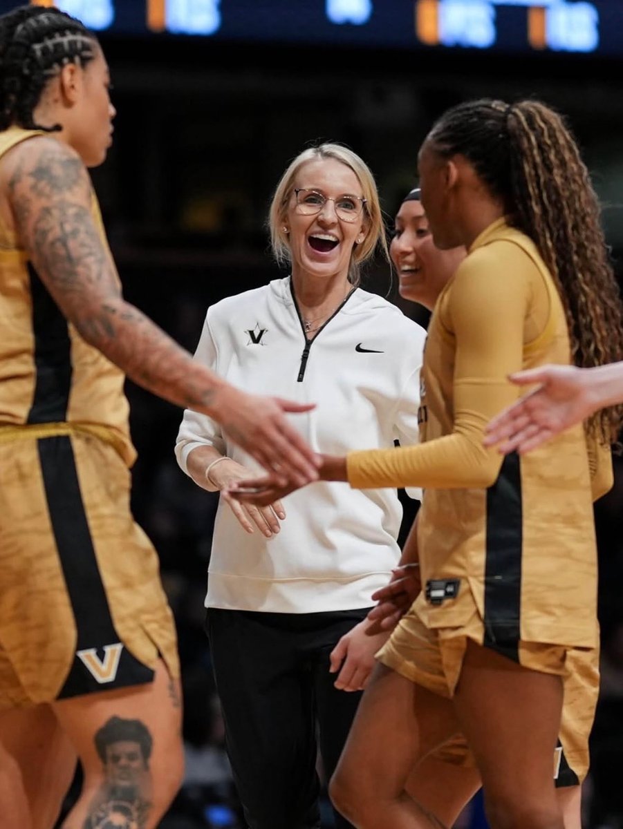 Naismith Awards tweet media