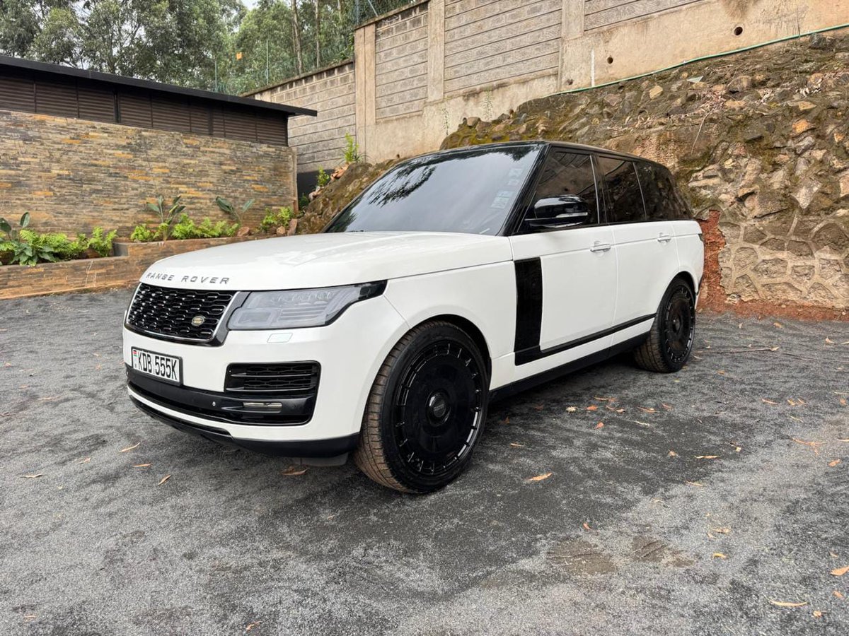 of_martoh's tweet image. 🚗 Range Rover Vogue SV Autobiography 2014
💰 Cash Price: KSh 5,700,000
Call/WhatsApp: 0113 232884🤙

➡️ 5000cc Supercharged V8 Petrol
➡️ Automatic Transmission
➡️ SV Autobiography Highest Spec
➡️ Luxury Leather Interior
➡️ Panoramic Sunroof
➡️ UK Import

#SVAUTOBIOGRAPHY 
#Range