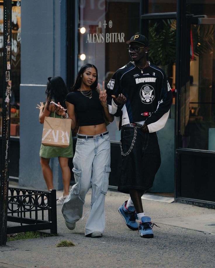 Fitsnotposes's tweet photo. New York Street Fits 👌🦅 https://t.co/QxPLepuTrO