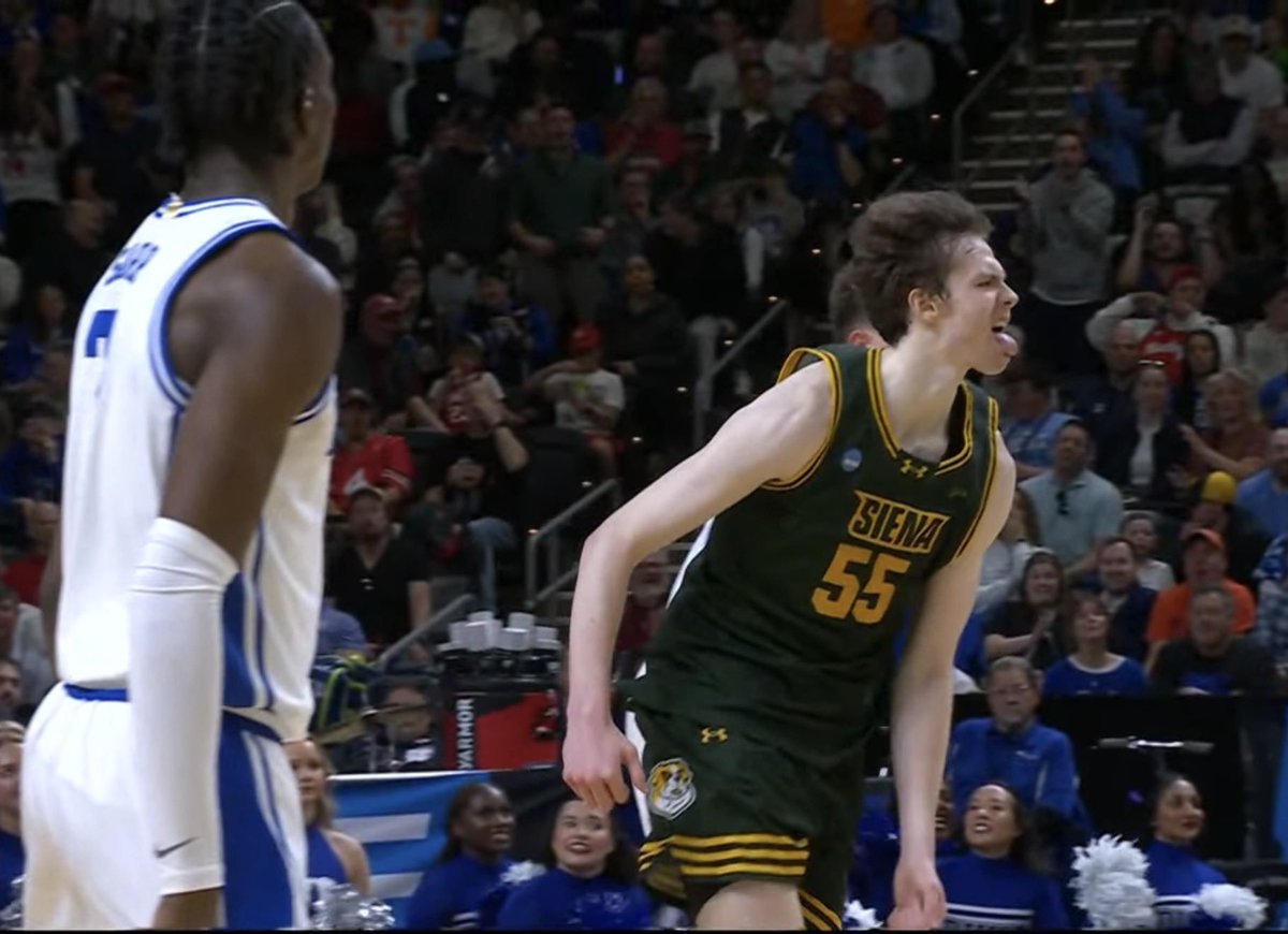 No Context College Basketball tweet media