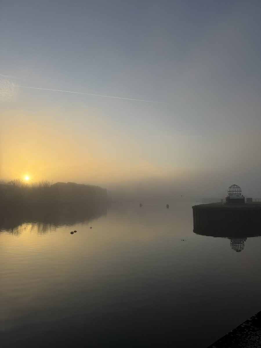 Mr_John_Harvey_'s tweet image. Misty Mornings… Beautiful Spring Evenings…

God I love this city I call home…

#HelloSpring #Exeter #LoveExeter 

instagram.com/p/DWDq1mvDL1K/…
instagram.com/p/DWE8tiYjHV0/…