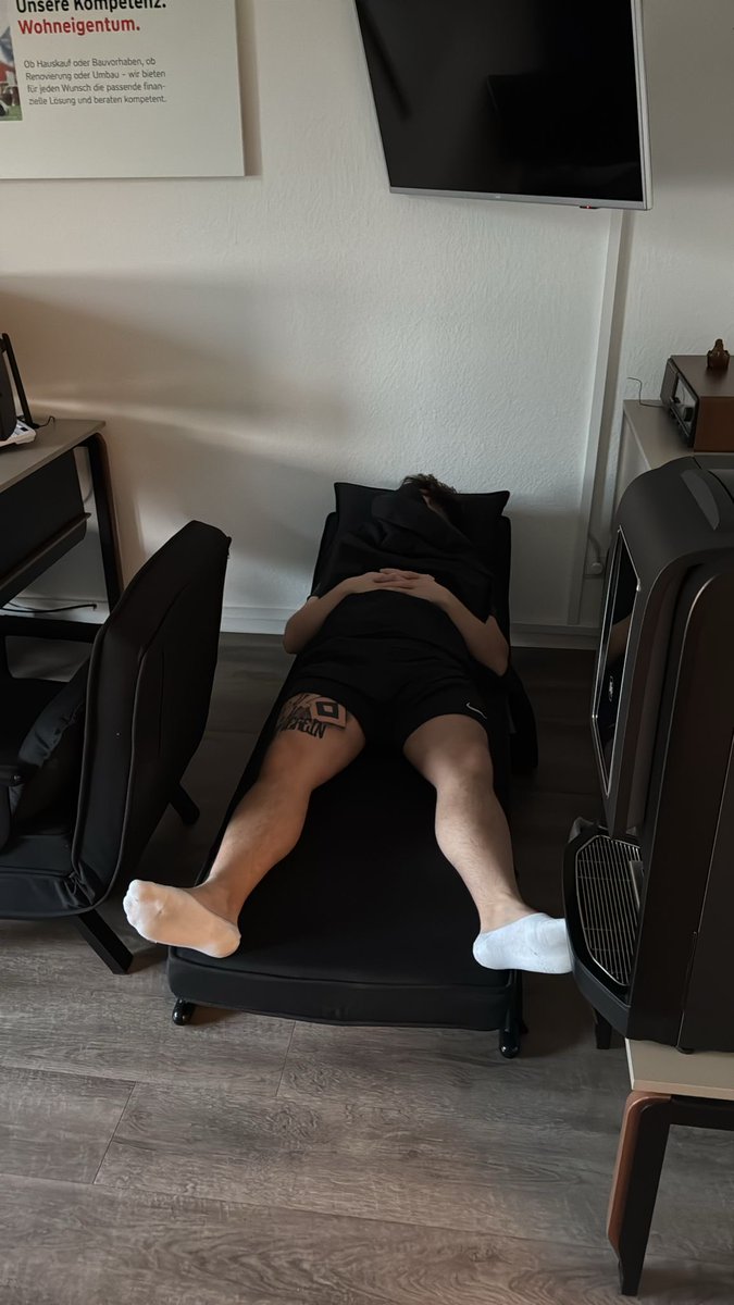 A1MNETTI tweet media