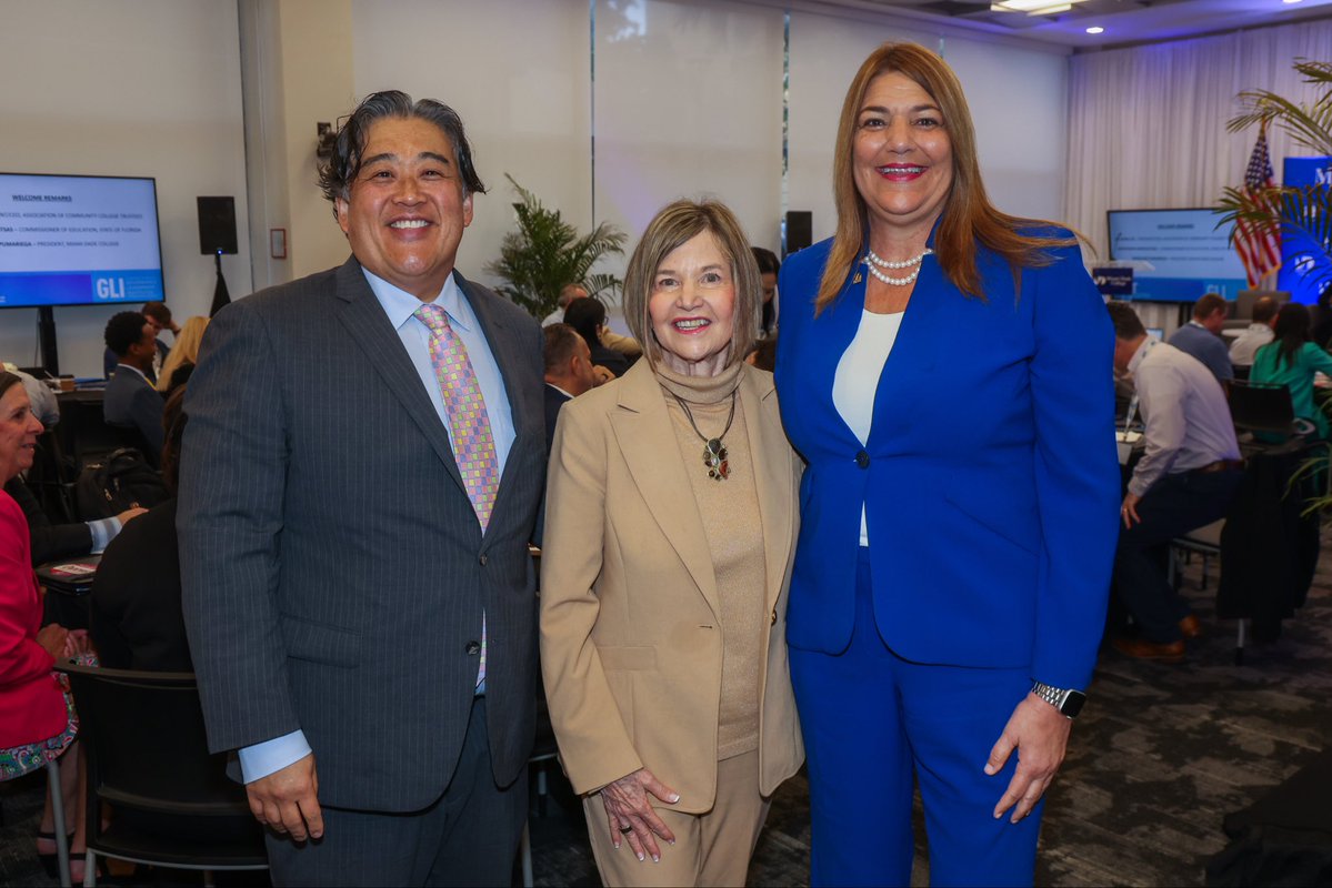 Miami Dade College tweet media