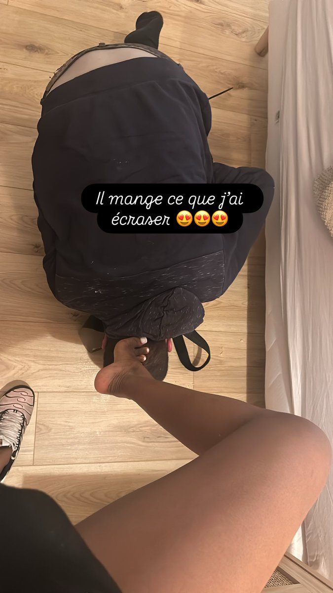 joliepiieds's tweet photo. Qui veut être mon soumis ? Cette serpillière ne sert à rien

#FootFetish #Trampling
#Soumission #Domination#BDSM #Fetish #HardTrampling #SoftTrampling https://t.co/kxgXzgU5gf