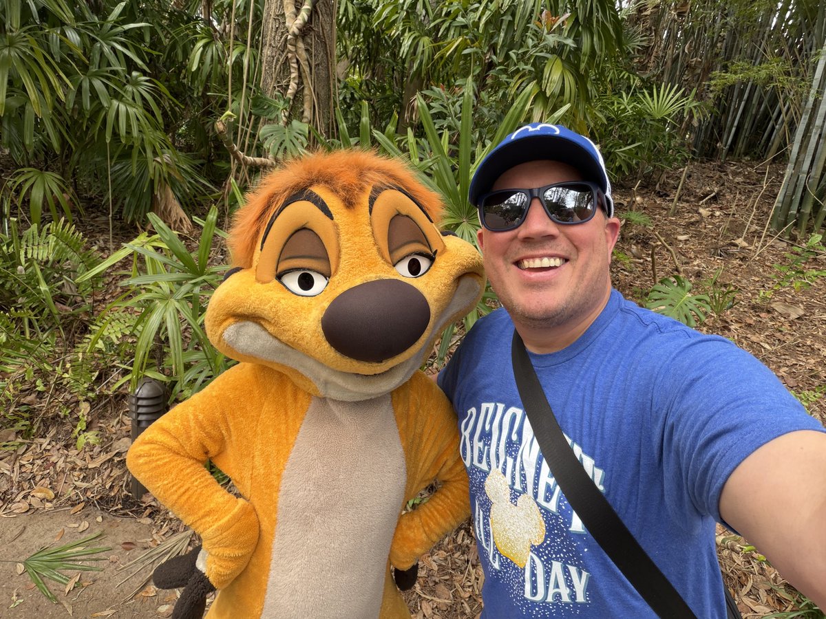 Disney Clips Guy tweet media